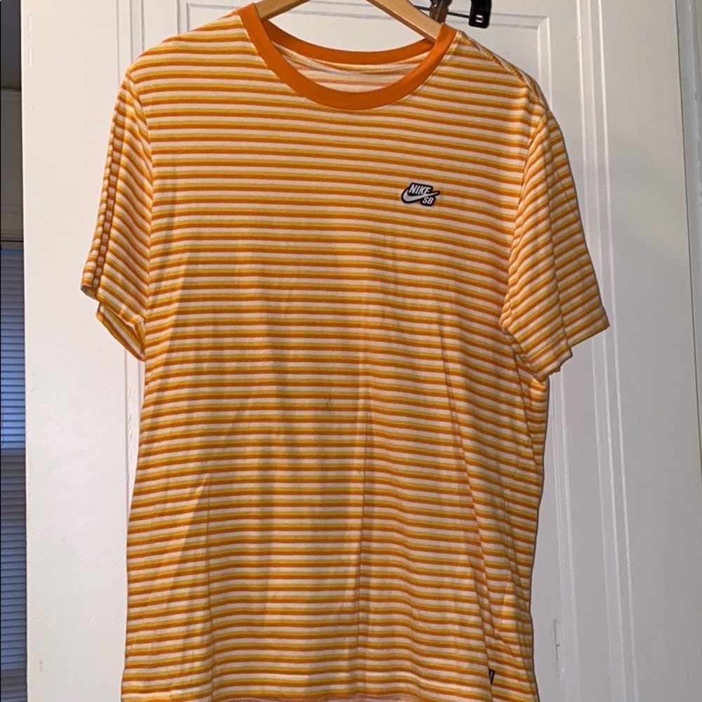 Men’s Nike striped shirt